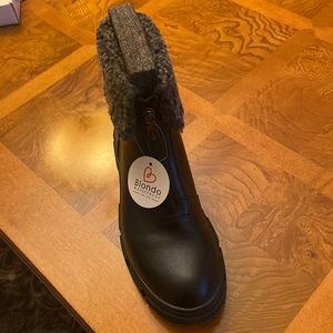 Blonde Women’s waterproof winter boot